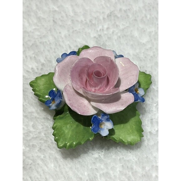 Vintage Crown Staffordshire England Porcelain Rose Brooch Pin Pink *Tiny Flaw - Picture 3 of 10